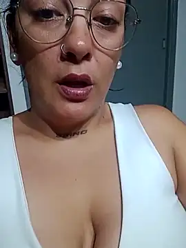 Pertunjukan Kamera Web kuramaqueen