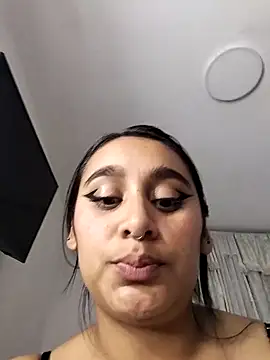 Chat XXX en directo de amira_moon18