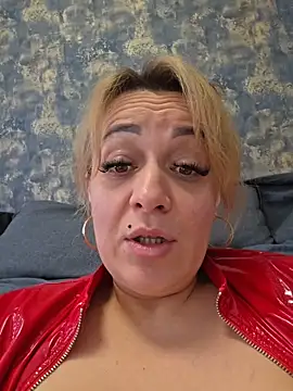 RuxyHuge42ETTn Webbikameraesitys