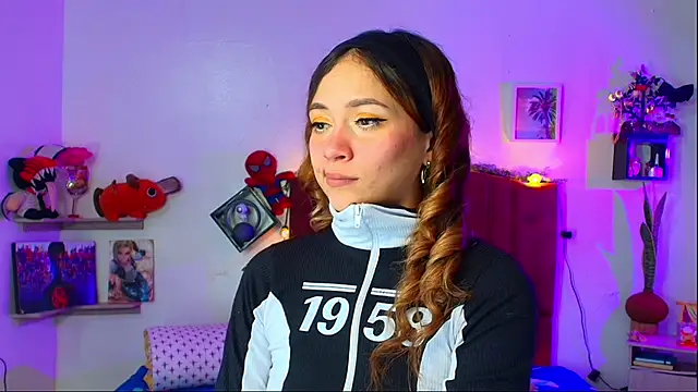 alisson_zafiro_のライブXXXチャット