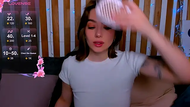 Emily_Tylerr Adlı Modelin Canlı XXX Sohbeti