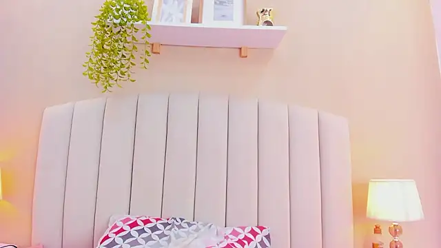 Sophiia_77 Adlı Modelin Canlı XXX Sohbeti