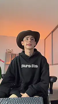 Sebastian_Reed Chat XXX live