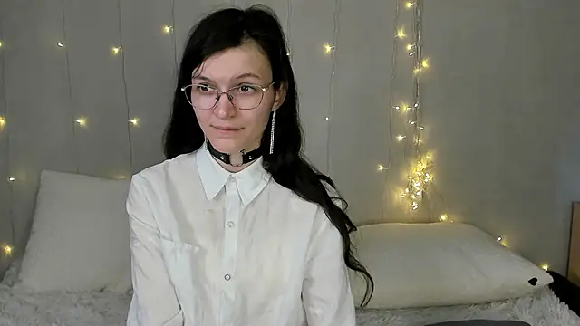 ThoraMarola Adlı Modelin Canlı XXX Sohbeti