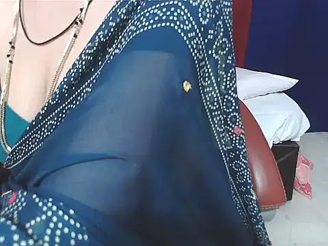 sunitha-3 élő XXX-chatje