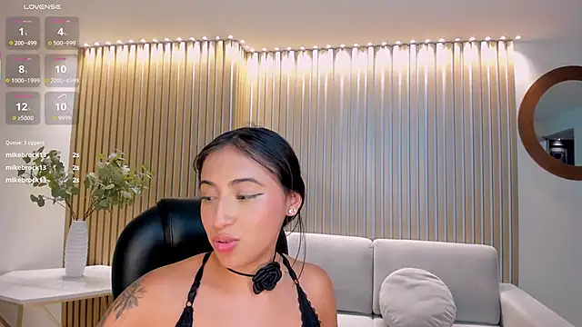 XXX chat uživo modela CelesteMoonX