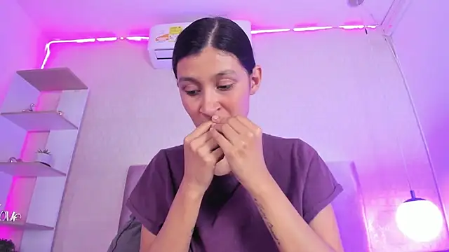 Chatroom XXX en direct de Sweet_Angelinee