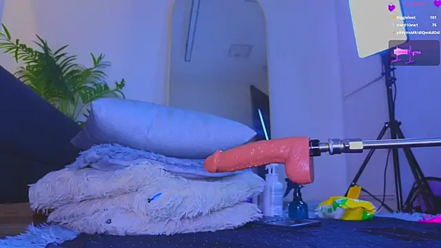 Isa__Blanc élő XXX-chatje