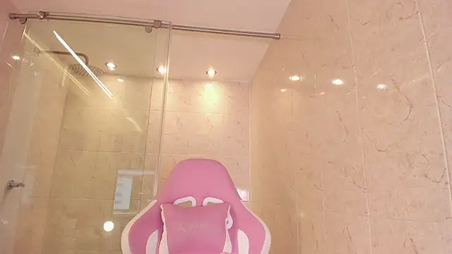 Chat +18 de daphne_courtis ao vivo