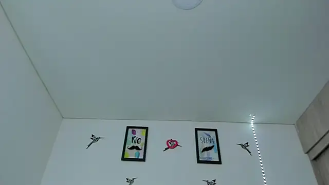 im_sarah34's Live XXX Chat