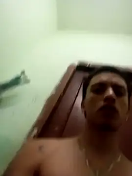 Briancuba Pertunjukan Webcam