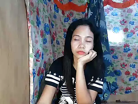 PinaySkinnyGirl élő XXX-chatje