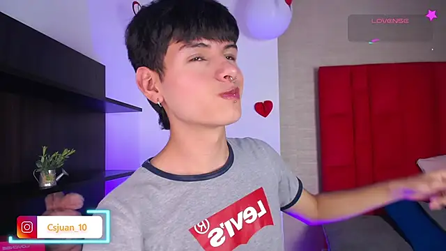 Chat +18 de Ezra_Storm ao vivo