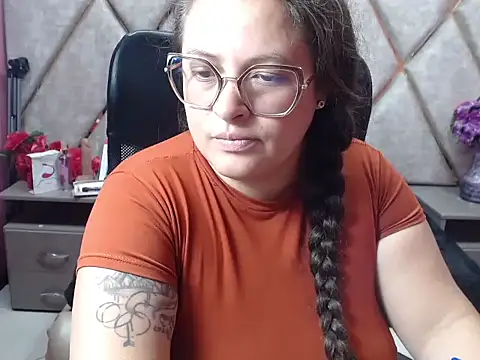 دردشة Sarah_Boobs_ الجنسية المباشرة