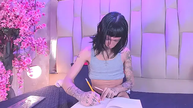 MadisonWood01: онлайн-секс-чат