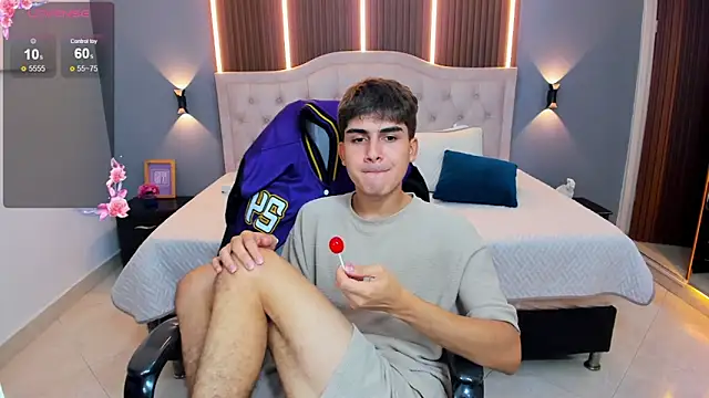 Tommy18__ live XXX chat