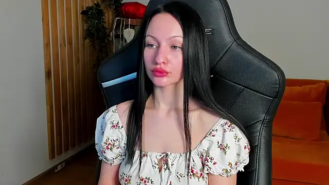 NaomiBlakes Chat XXX in diretta