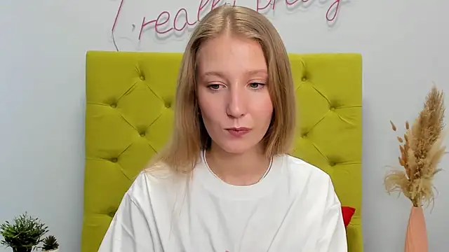 LolaWilsons live XXX chat