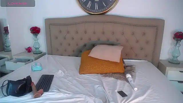 LucyVilla – Kamerová šou