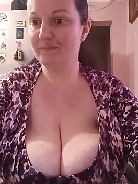 BustyLadyAlma's Webcam Show