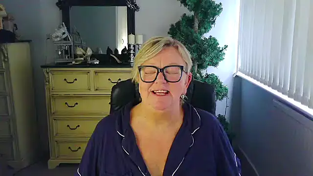 BridgetBlueEyes live XXX chat