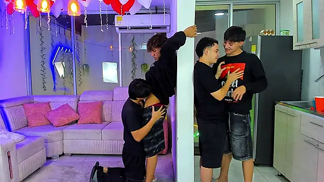 Houseofwarriosのウェブカメラショー