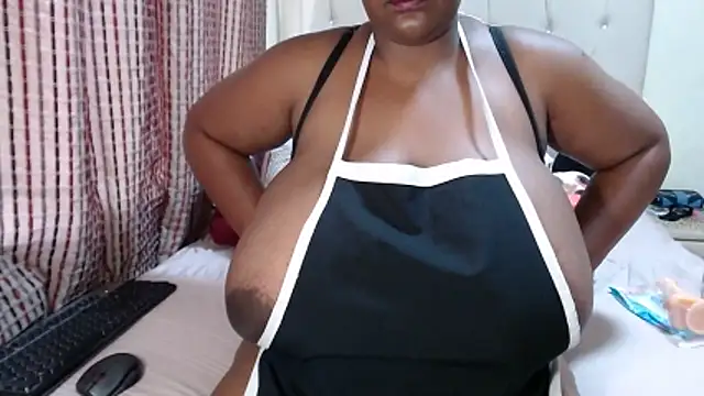 Show modela CHOCOLATEDARKBUSTYX na web-kameri