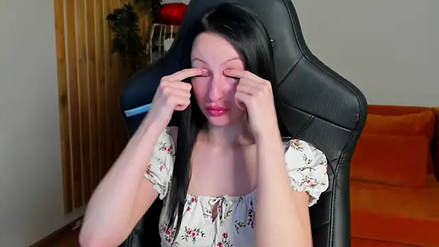 NaomiBlakes Chat XXX in diretta