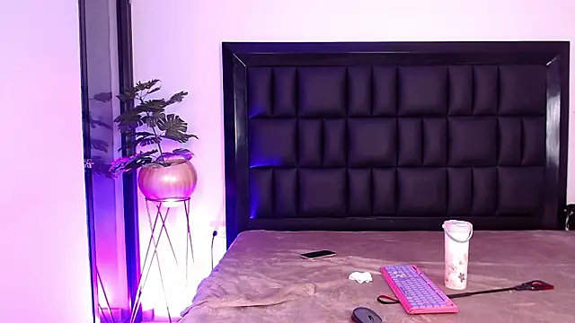 Czat XXX na żywo – mia_roosee1