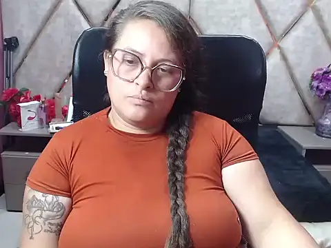 Chat +18 de Sarah_Boobs_ ao vivo