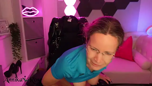 Chatroom XXX en direct de AnnikaRose