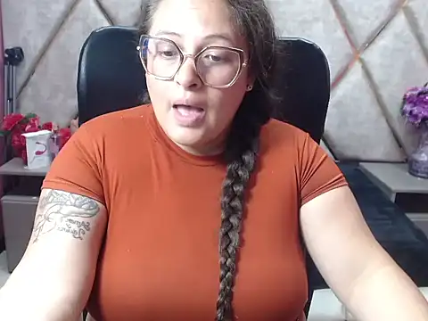 Sarah_Boobs_: онлайн-секс-чат