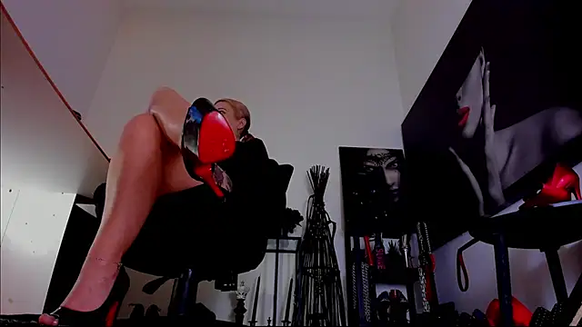 MistressDemi Live XXX-chat