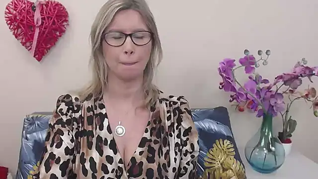 DoreenSexy élő XXX-chatje