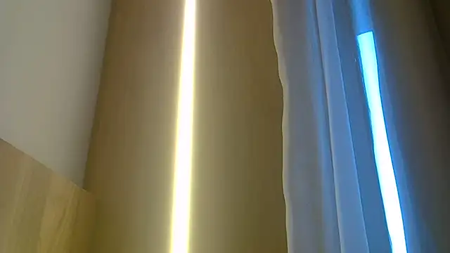 دردشة SkinnyKitten الجنسية المباشرة