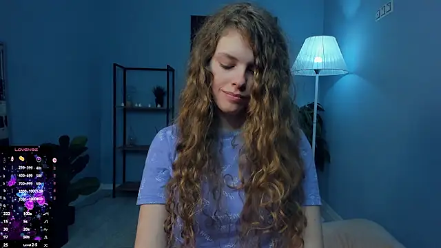 Онлайн чат XXX RayaNenlia