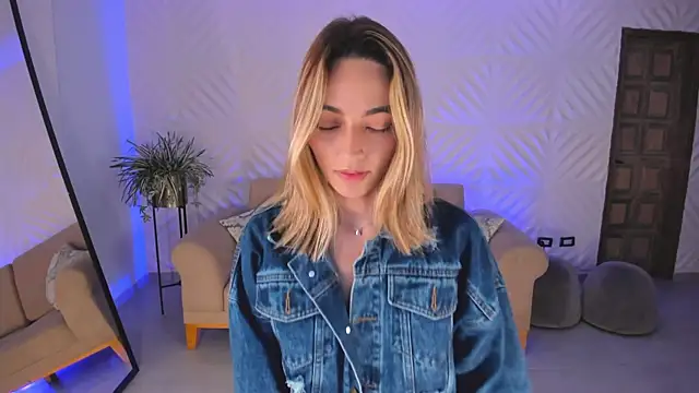 MelissaMoore_ Show in webcam