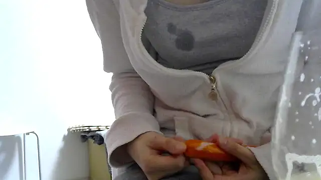 Chatroom XXX en direct de leopiii-iiJP