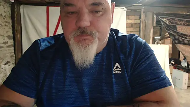 Chat XXX en directo de Newfiesausage1972