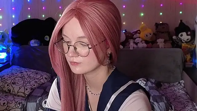 Kitty_smalltits Webcamshow