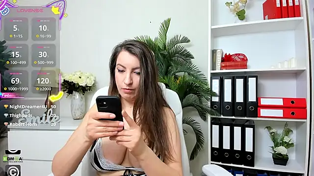 Chat +18 de amayawest ao vivo