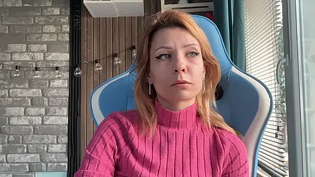 karo123421 Adlı Modelin Canlı XXX Sohbeti