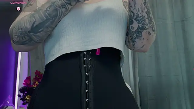 Czat XXX na żywo – Issa_Jo