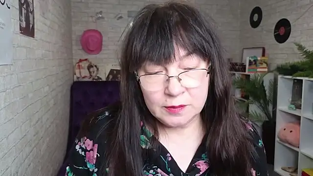 Tori_Twirl – Kamerová šou