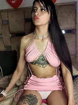 Lauraaa_pink18: διαδικτυακό σόου στην κάμερα