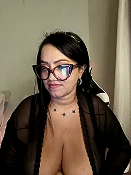 Yameil Chat XXX in diretta