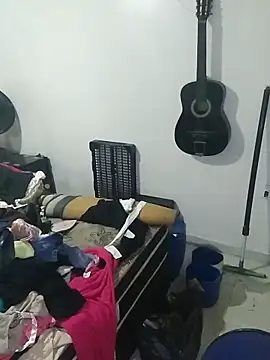 pikalindaxx élő XXX-chatje