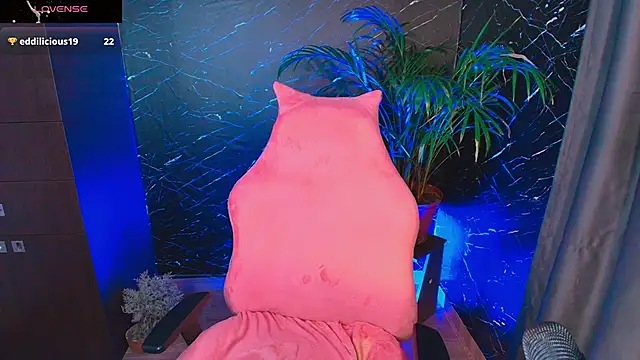 Palo_santo élő XXX-chatje