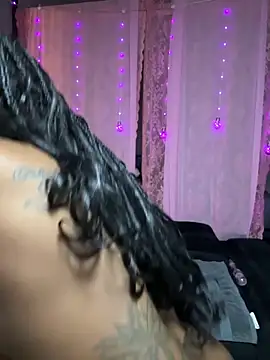 แชท XXX สดของ IndigoMystique