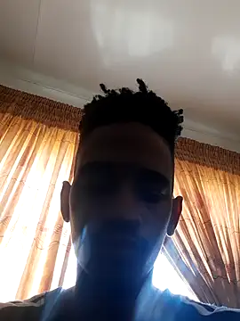 gemini_loops élő XXX-chatje